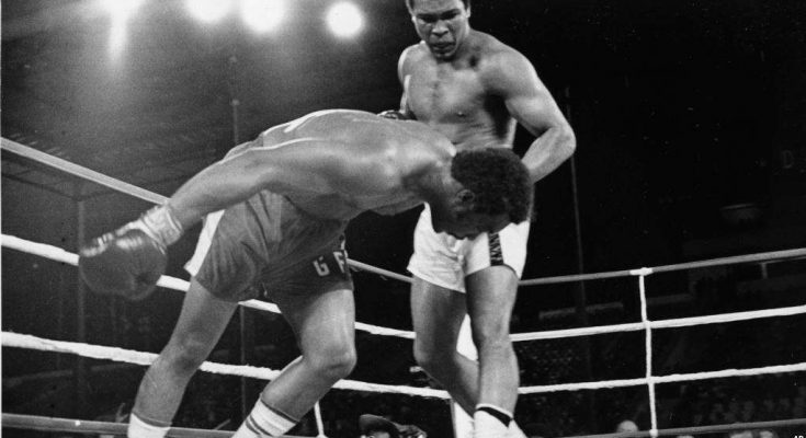 Le 30 Octobre 1974 “le Combat Du Siècle” Oppose Ali à Foreman Au Stade Du 20 Mai à Kinshasa Au